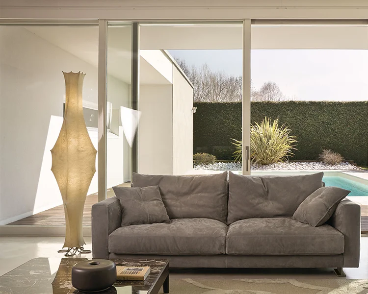 cts-sofa-flap-4B8E54BA7-1BAB-CB97-9562-A39B47AF1E91