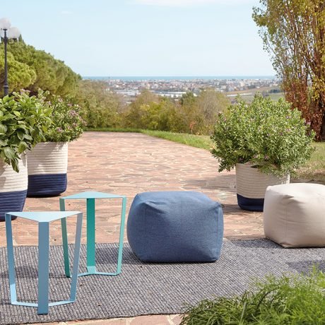 pouf-quadrato-archimede-outdoor-2-460×460-arredi-zona-giorno-living-openspace-complementi-cavagnaarredi-provincia-brescia8C84AE98-4536-93E5-681D-DB7BCDA8BC94
