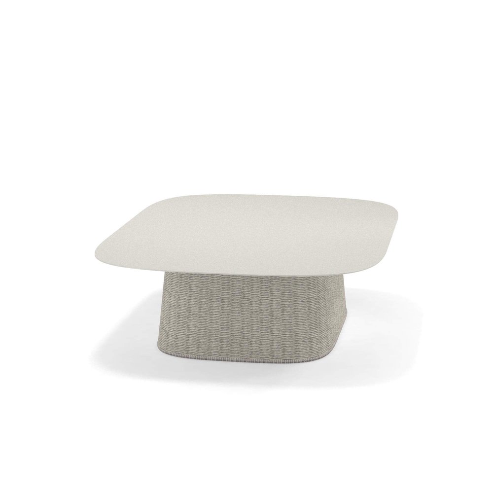 1224-23-12-l-outdoor-tavolini-brescia-cavagnaarredi0A630796-C8C9-38B7-11CD-DC0A3AF7A3CB