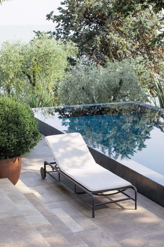 air-01-outdoor-lettini-chaise-longue-brescia-cavagnaarredi27BC9A5C-27B9-E224-2768-4F52E6E3EC31