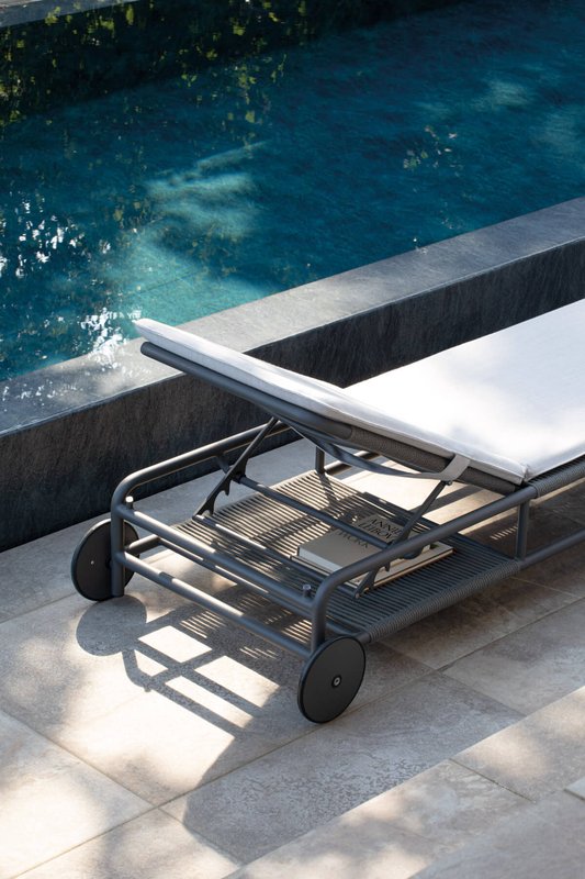 air-03-outdoor-lettini-chaise-longue-brescia-cavagnaarredi58D92618-43AB-14A2-BCF0-7C42ABCA82E7
