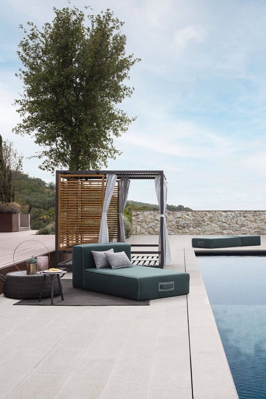 alcova02-slider-outdoor-lettini-chaise-longue-brescia-cavagnaarredi6E59BA7E-5025-888C-8CFA-91F5D16BB0C4