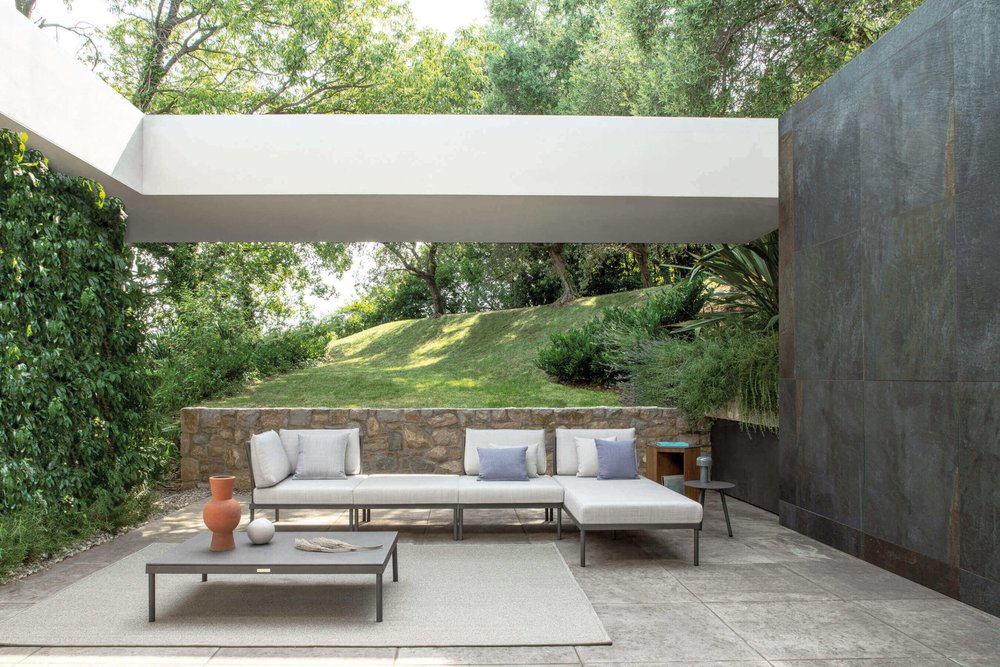 flash-01-scaled-outdoor-tavolini-brescia-cavagnaarrediAF725A3E-8B71-0262-0987-589C242E09C8