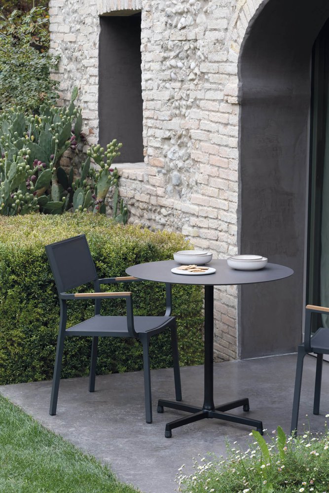friend-sunny-02-outdoor-tavoli-brescia-cavagnaarredi45361E2E-1E7F-0116-A18B-5080040B16BA