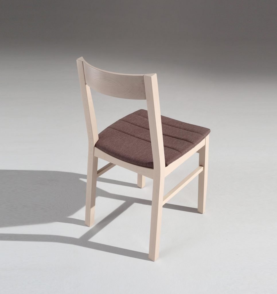 lisa-c-1-966×1024-arredi-zona-living-openspace-sedie-in-legno-cavagnaarredi-provincia-brescia740F185D-0CD5-5438-C89A-89F6FC2856BB