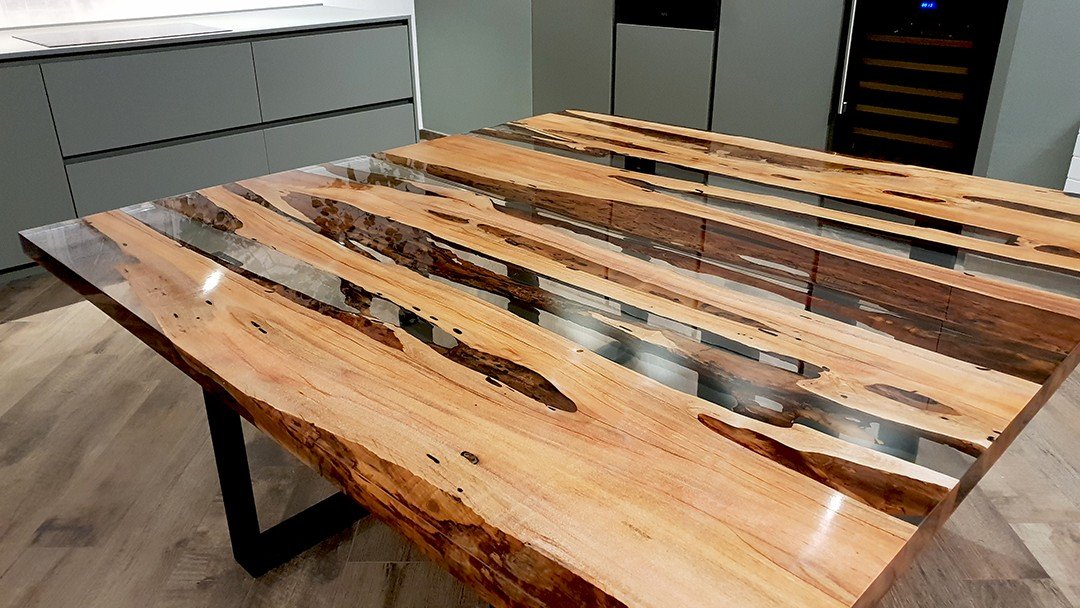 tavolo-legno-resina-azimut-design