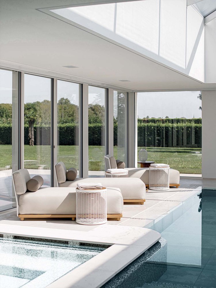 switch01-slider-3-outdoor-tavolini-brescia-cavagnaarredi6E4528D0-452D-34E9-2F4F-BD10BDB73E16