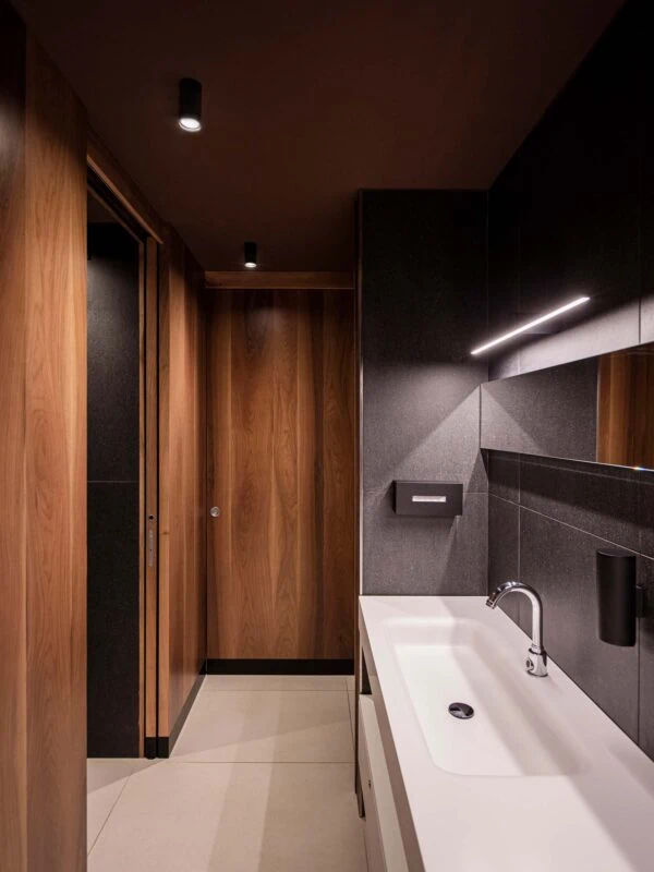 BEAM_MASTER__SLIGHT_AP_bagno_ristorante_locanda_42-600×800