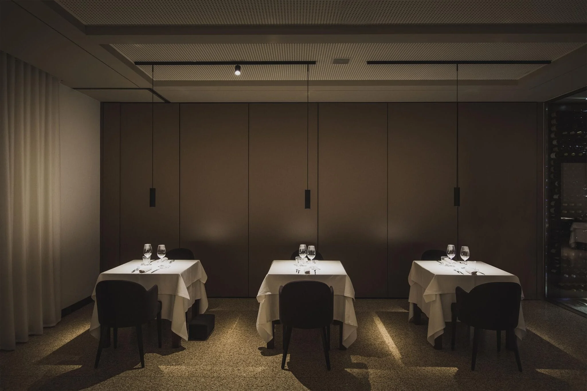 BEAM_STICK_METAL_TRACK_80_ristorante_veneziana-10-2048×1366