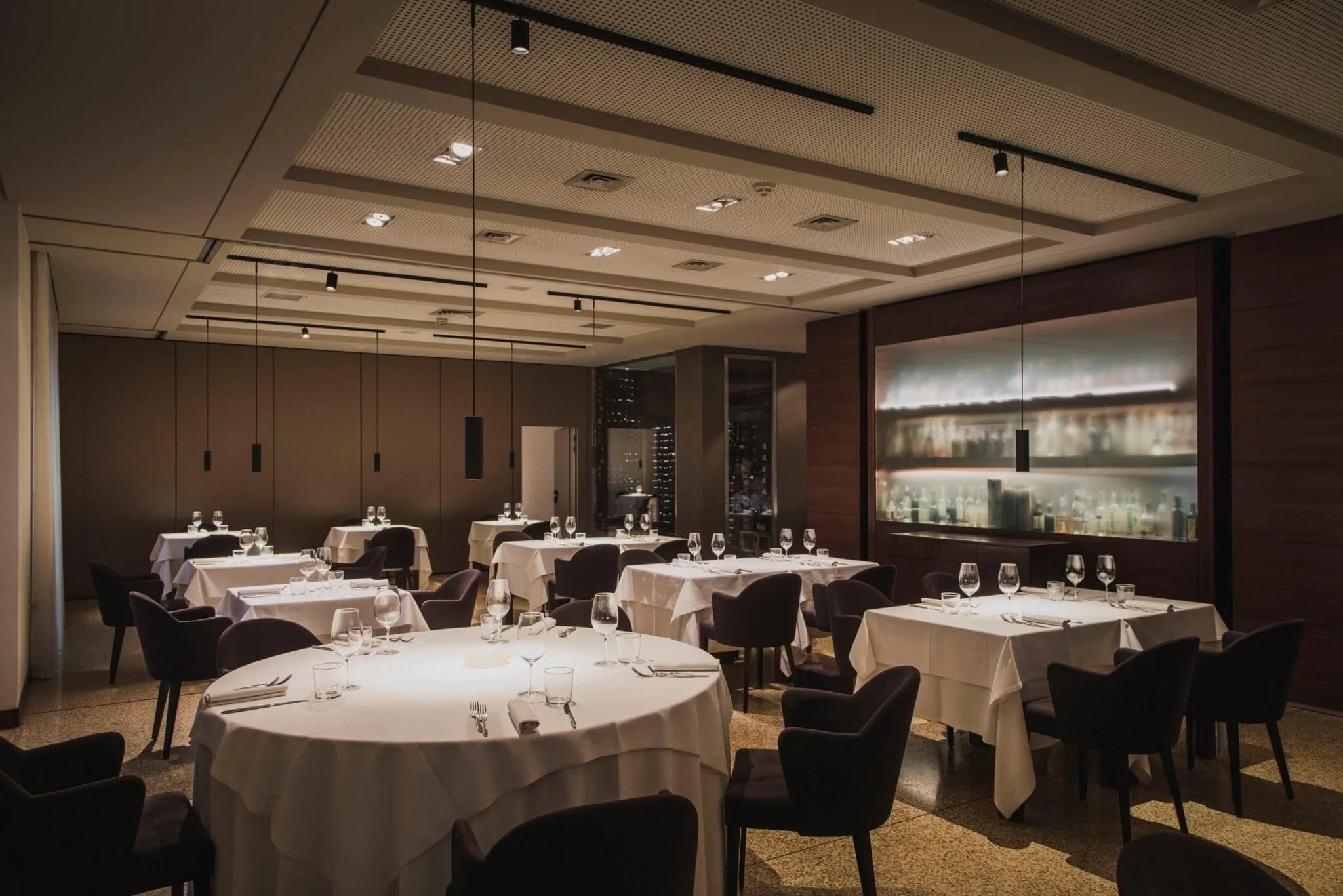 BEAM_STICK_METAL_TRACK_80_ristorante_veneziana-2-2048×1366