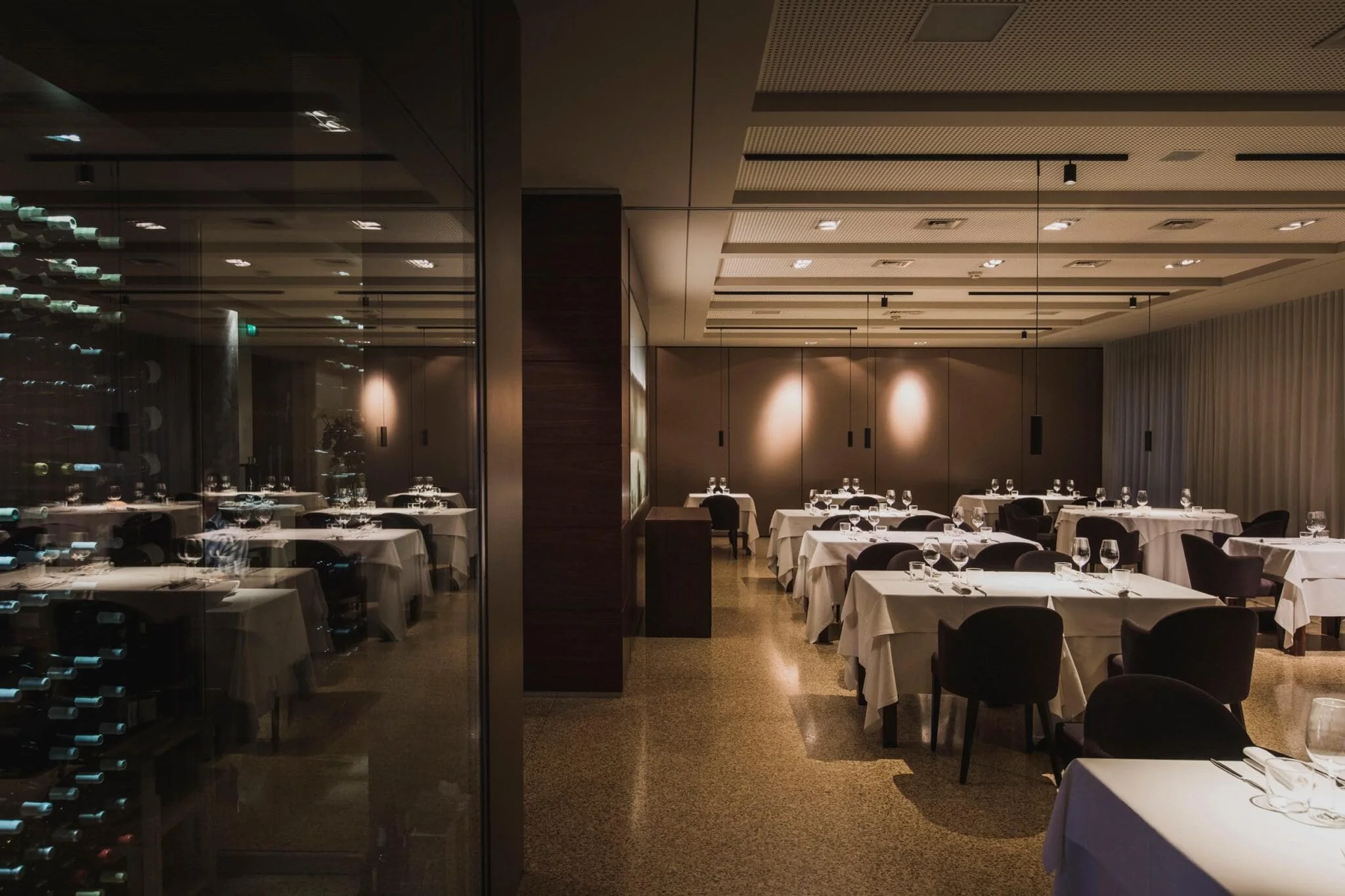 BEAM_STICK_METAL_TRACK_80_ristorante_veneziana-6-2048×1366