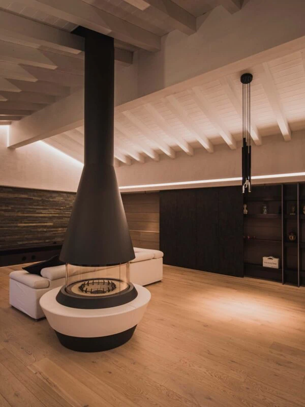 BEAM_STICK_METAL_soggiorno_travi_camino-1_luxury_simi-600×800
