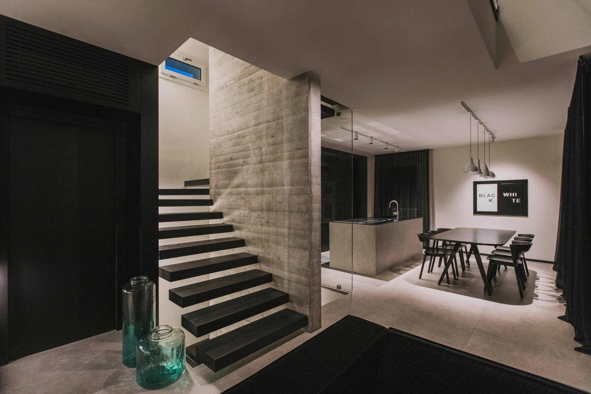 BLANC_NOIR_cucina-2_ber_back__white-2048×1366