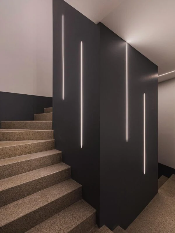 GHOST_LINE18_tagli_luce_scale_centro_medico_sovizzo-2-600×800