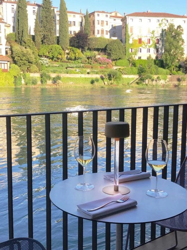 TEE_ristorante_impronta_giardino-600×800