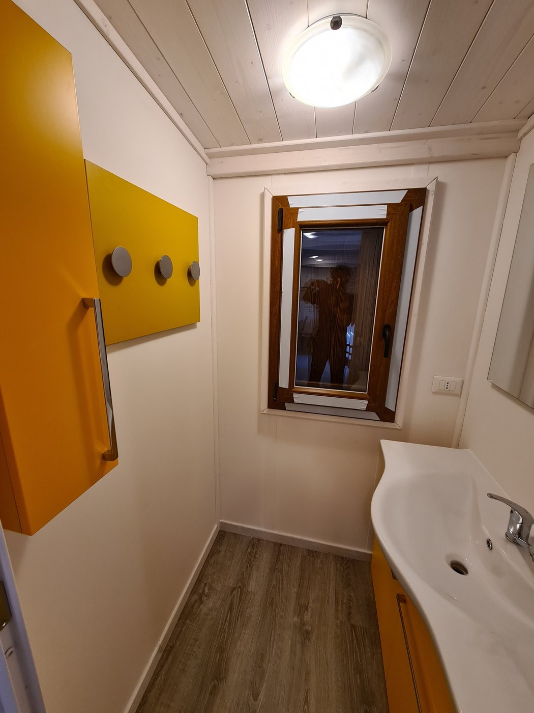 arredi-per-mobil-home-brescia09FFC0106A-E7F2-F4FA-6CC0-BA9ABD34CBB8