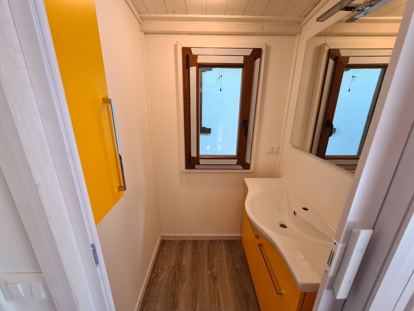 arredi-per-mobil-home-brescia169CA942E2-5F18-4FC8-232F-A373EBCAF0B6