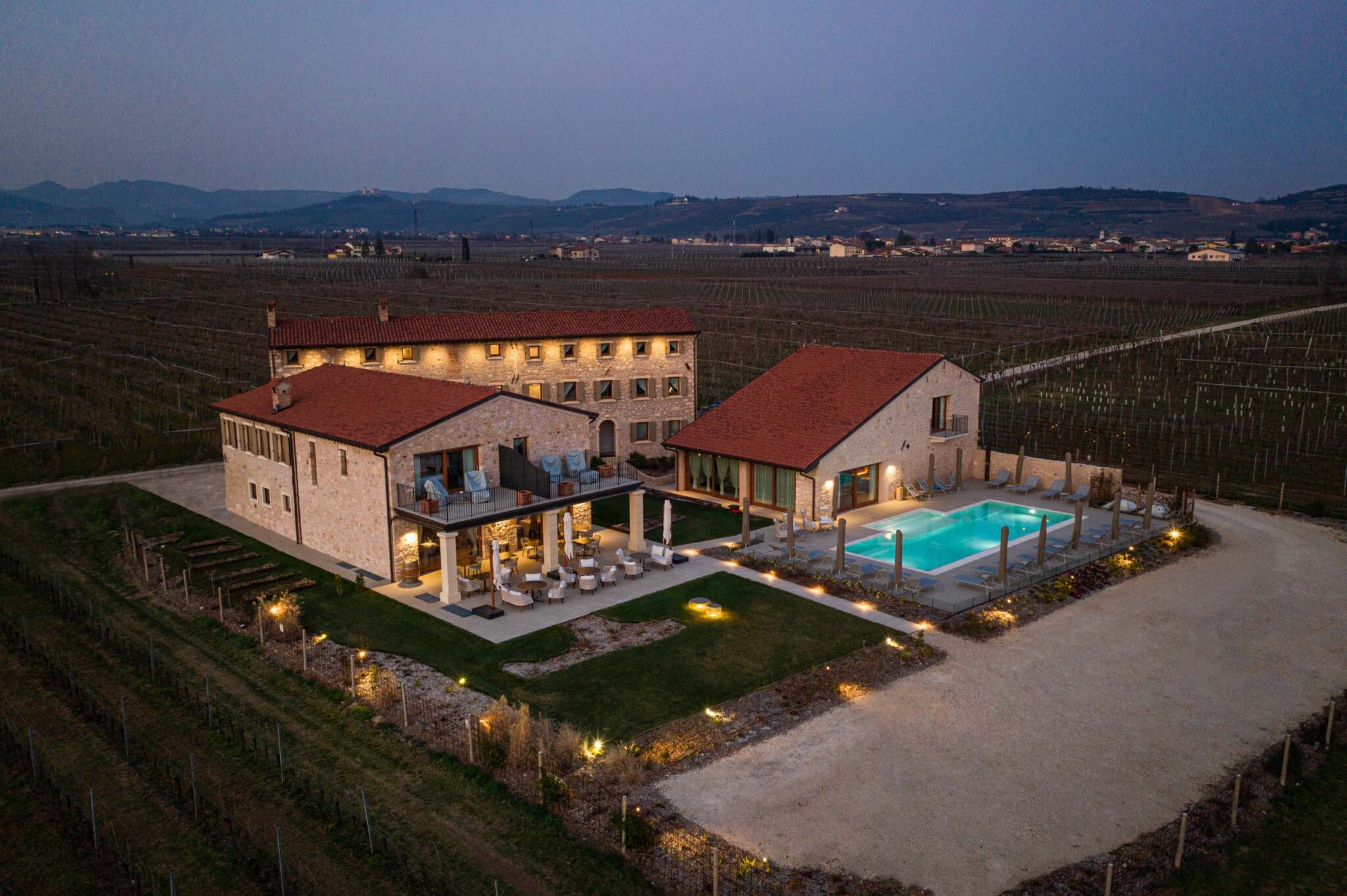esterno-1_hotel_magari-2048×1364