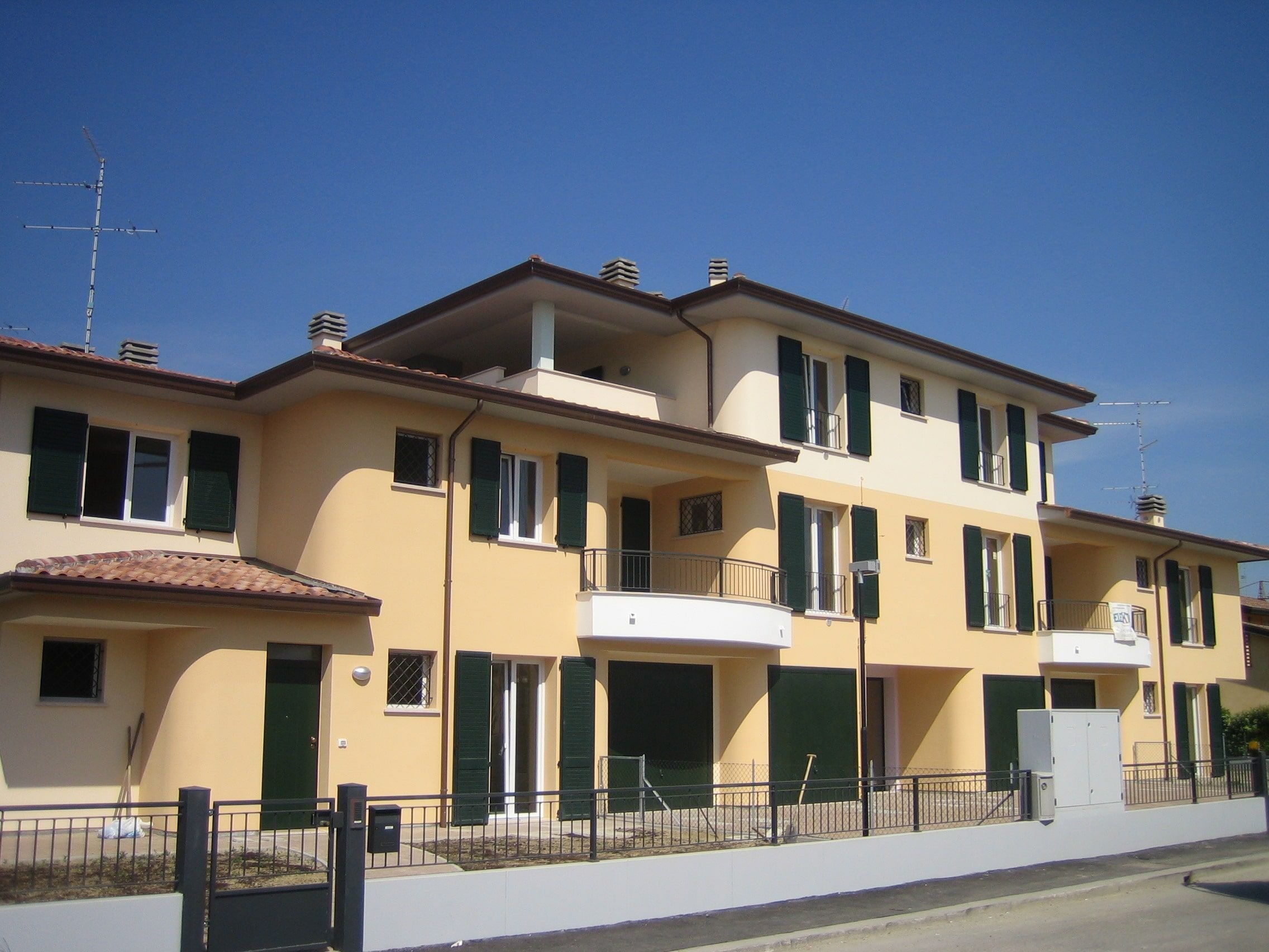 eural-cavagna-arredi-brescia00067460222E-D2A9-A449-0247-F77916D2C2BE