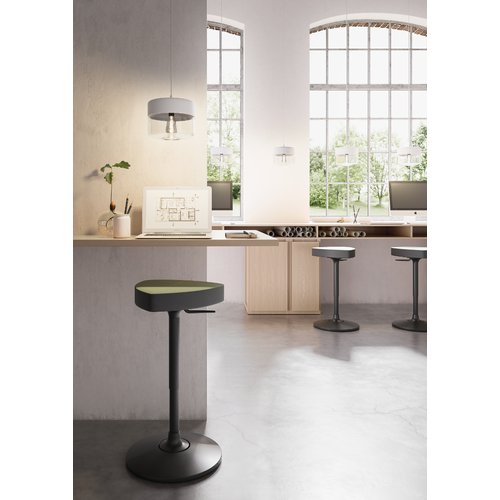 kensho-stool-pivoting-amb-poltrone-per-ufficio-cavagnaarredi-bresciaAC09A1F6-6497-95A2-F1B8-99A8663F6536
