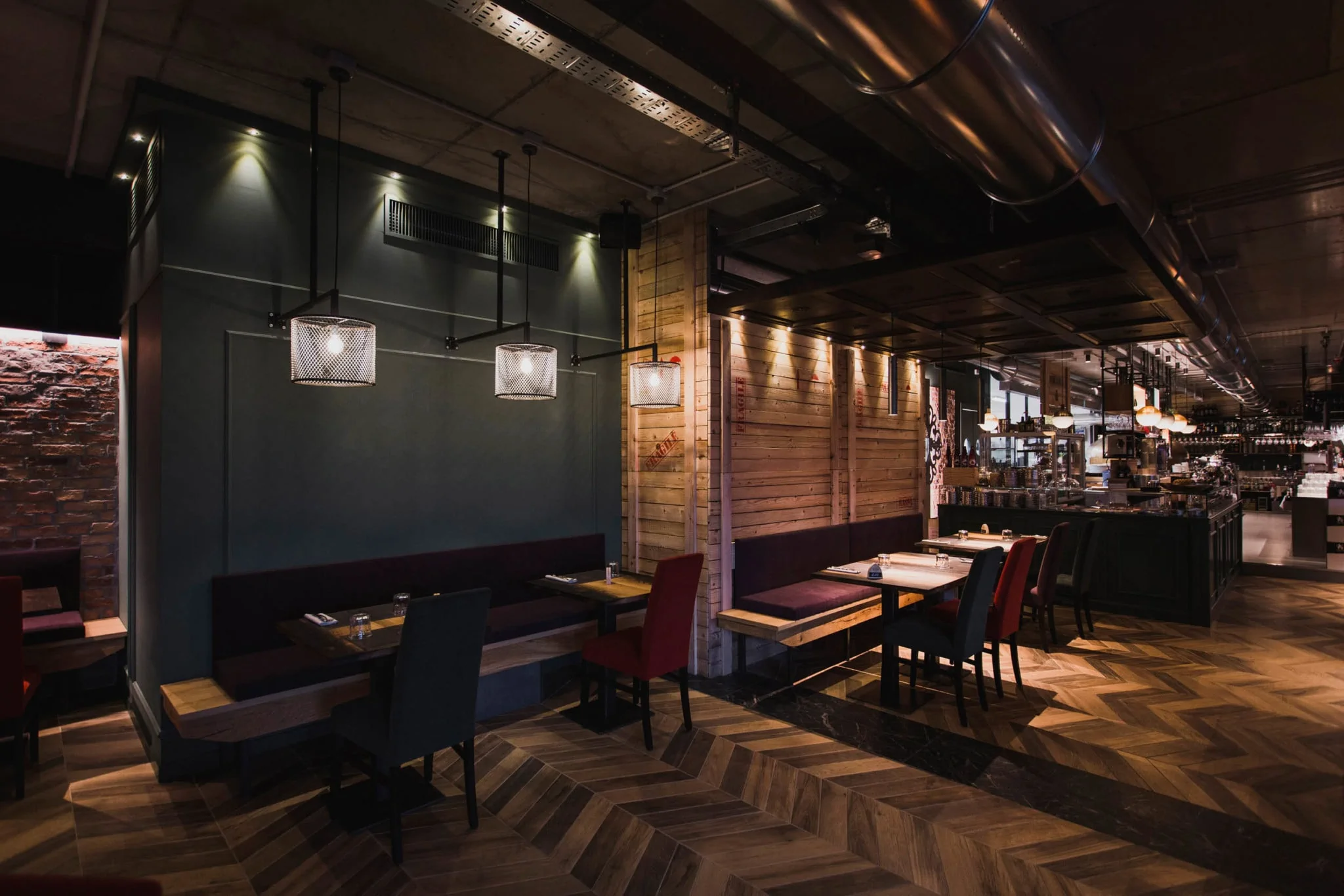 orizz_kofler-2_OLEV_illuminazione_lampada_ristorante_venezia_lampada_design-2048×1366