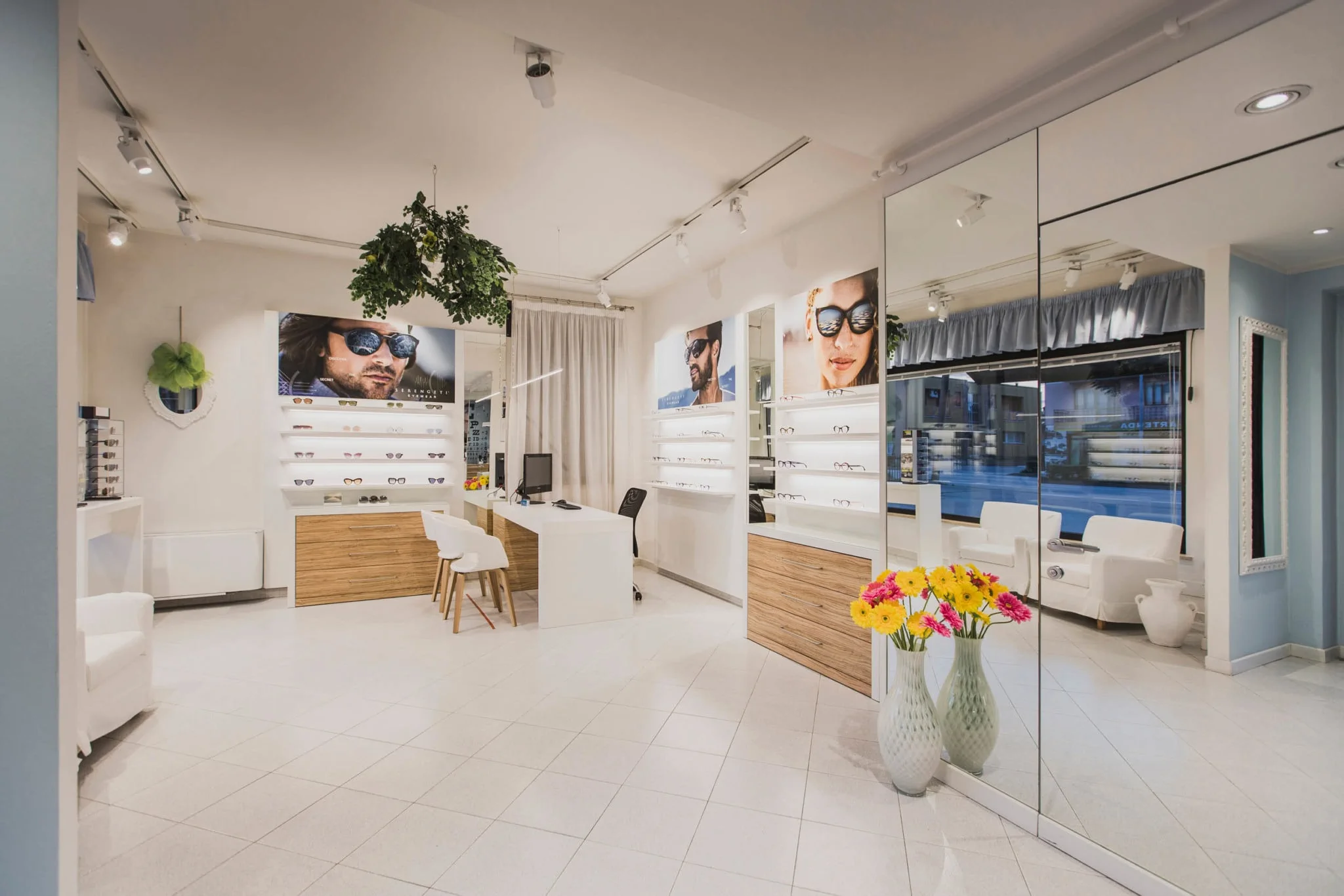 orizz_otticalab-2_illuminazione_showroom_ottica_occhiali_lampada_design_LED-2048×1366