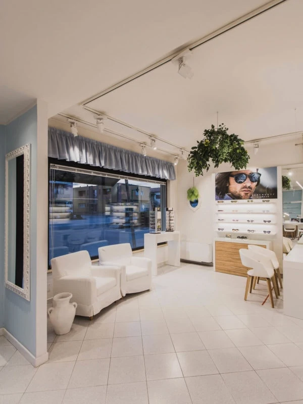 vert_otticalab-3_illuminazione_showroom_ottica_occhiali_lampada_design_LED-600×800