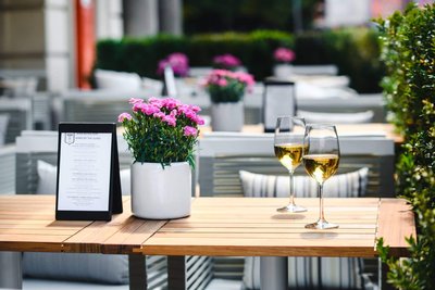 Bristol_06_2048x1365-Outdoor-progetti-contract-CavagnaArredi-Provincia-Brescia