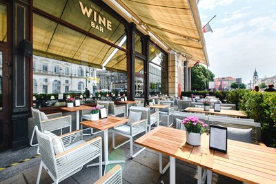 Bristol_08_2048x1365-Outdoor-progetti-contract-CavagnaArredi-Provincia-Brescia