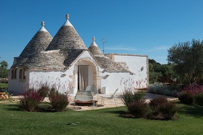 EMU-Outdoor-Furniture_Trullo-Case-di-Fiaba_9-Outdoor-progetti-contract-CavagnaArredi-Provincia-Brescia