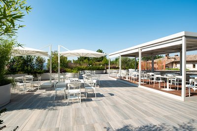 Italy-Gubbio-Parco-Hotel-ai-Cappuccini_PNC9706-Outdoor-progetti-contract-CavagnaArredi-Provincia-Brescia