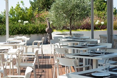 Italy-Gubbio-Parco-Hotel-ai-Cappuccini_PNC9729-Outdoor-progetti-contract-CavagnaArredi-Provincia-Brescia