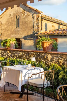 Palazzo-Tiglio-San-Pancrazio-0I0A3877-Outdoor-progetti-contract-CavagnaArredi-Provincia-Brescia